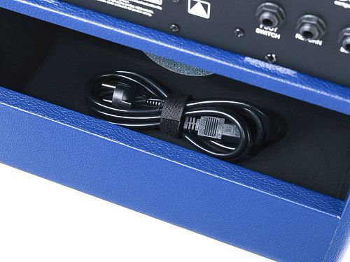 Cort CM30R-EU-DB Комбоусилитель для электрогитары.